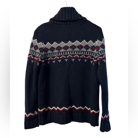 Uniqlo Blue and Red Patterned Men's Sweater - Picture 2 of 15